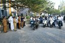 Rombongan yang bertolak menuju arena utama MTQ di Kota Praya, Lombok Tengah, tampil unik dan penuh warna. Salah satu daya tarik utama dalam iring-iringan ini adalah kehadiran formasi khusus dari Paguyuban Vespa Jadul Lombok Timur.
