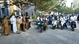 Rombongan yang bertolak menuju arena utama MTQ di Kota Praya, Lombok Tengah, tampil unik dan penuh warna. Salah satu daya tarik utama dalam iring-iringan ini adalah kehadiran formasi khusus dari Paguyuban Vespa Jadul Lombok Timur.