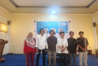 Sayangnya, lompatan teknologi dalam 200 tahun terakhir telah membalikkan hierarki tersebut. Alat yang awalnya diciptakan untuk membantu manusia, kini berbalik mengendalikan sang penciptanya sendiri.