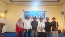 Sayangnya, lompatan teknologi dalam 200 tahun terakhir telah membalikkan hierarki tersebut. Alat yang awalnya diciptakan untuk membantu manusia, kini berbalik mengendalikan sang penciptanya sendiri.