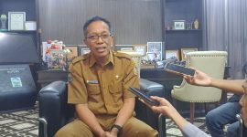 Sekda Lotim saat ditemui awak media di ruangannya Kantor Bupati/Pemda (doc. Zan)