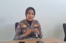 Kanit Kamsel Satlantas Polres Lombok Timur, IPDA Evi Dwi Puspa saat diwawancarai di kantornya (doc. Zan)