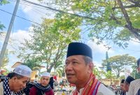 Kemenag Lotim bersama rombongan sedang istirahat setelah selesai dari pawai Ta'aruf MTQ XXXI NTB 