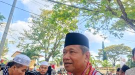 Kemenag Lotim bersama rombongan sedang istirahat setelah selesai dari pawai Ta'aruf MTQ XXXI NTB 