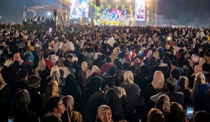 Festival Muharam Lombok Timur Ditutup, Puluhan Ribu Warga Padati Lapangan Porda Selong.