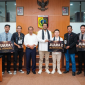 Tiga pemenang sayembara desain Gedung MICE Lombok Timur, Kamawardhana, Nabila Alamudin dan Gregorius Supie Yolodi dengan hadiah total Rp 325 Juta. (Foto: Lombokini.com).