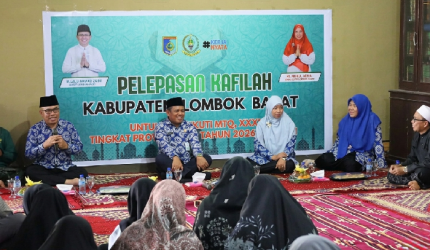 Bupati Lombok Barat H Lalu Ahmad Zaini (LAZ) bersama Wakil Bupati Hj Nurul Adha melepas kafilah Lombok Barat untuk bertanding di MTQ ke-31 Tingkat Provinsi NTB di Lombok Tengah.