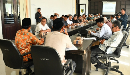 Pemkab, DPRD, dan FKKD Lombok Timur sepakat memajukan jadwal Pilkades Serentak dengan menggeser pencoblosan ke 27 Januari 2027 dan masa persiapan ke 27 Juli 2026.