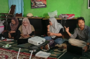 Ramli Ernanda, Direktur FITRA NTB, memaparkan hasil analisis anggaran kesehatan reproduksi Kabupaten Lombok Tengah pada Sabtu 6 Juni 2026. (Foto: Harianto/Lombokini.com).