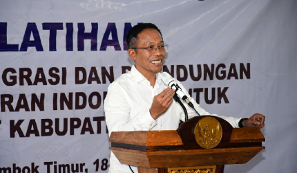 Sekda Lotim Juaini Taofik, mengatakan kepatuhan kunci pelindungan PMI, soroti literasi rendah, perkuat regulasi, rekrutmen etis, dan mediasi.