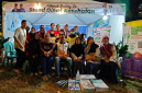 Pose foto bersma Tim Dinas Kesehatan Lombok Timur di lokasi Festival Muharram 1448 H GOR Lalu Muslihin atau Lapngan Porda Selong. (Foto: Lombokini.com).