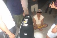 F saat ditangkap tim dari Satresnarkoba.