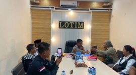 Penyerahan penghargaan yang dirangkaikan dengan agenda silaturahmi tersebut berlangsung hangat dan penuh keakraban di Mapolres Lombok Timur pada Jumat pagi.