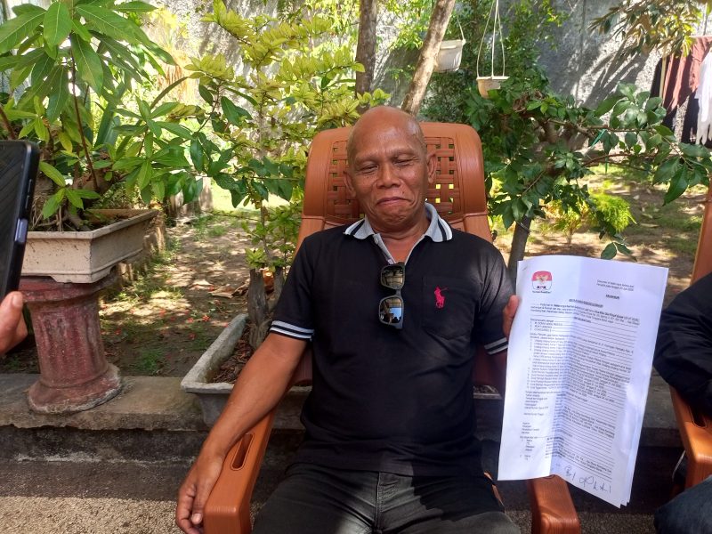 Faukanuri saat ditemui media di kediamannya sedang klarifikasi terkait penggeledahan di kediamannya.