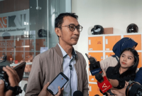 Juru Bicara KPK Budi Prasetyo memberikan keterangan kepada awak media, Senin 20 Juli 2026 di Gedung Merah Putih KPK, Kuningan, Jakarta Selatan. (Foto: Lombokini.com/Tamrin).