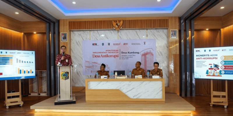 Tim KPK RI meninjau penerapan indikator Desa Antikorupsi di Desa Kumbang, Kecamatan Masbagik, Lombok Timur, Selasa 28 Juli 2026. (Foto: Lombokini.com)