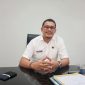 Kadi DPMPTSP Lotim, Sosiawan Putraji saat diwawancarai di kantornya (doc. LOMBOKINI.com/Zan)