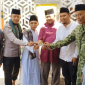 Pengurus Masjid Al Amanah Embung Papak, Selong, meluncurkan ATM Beras digital untuk menyalurkan Zakat, Infak, dan Sedekah (ZIS) di Kelurahan Selong, Lombok Timur, pada Selasa 25 Agustus 2026. (Foto: Lombokini.com)