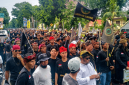 Laskar Sasak Kecam Dugaan Intimidasi oleh Onum Anggota DPD RI asal Bali, I Gusti Arya Wedakarna. (Foto: Lombokini.com/Istimewa).