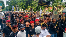 Laskar Sasak Kecam Dugaan Intimidasi oleh Onum Anggota DPD RI asal Bali, I Gusti Arya Wedakarna. (Foto: Lombokini.com/Istimewa).