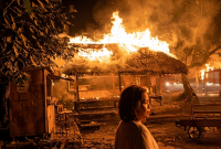 Material Jerami dan Bambu Picu Api Cepat Lalap Rumah Adat Sade. (Foto: Lombokini.com)