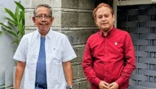 Wakil Ketua DPD PDI Perjuangan, H Ruslan Turmuzi dan anggota DPRD NTB Abdul Rahim menyampaikan sikap kritisnya terhadap jawaban BPK atas pergeseran BTT APBD 2025. (Foto: Lombokini.com/Istimewa)