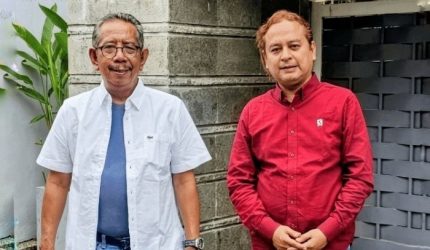 Wakil Ketua DPD PDI Perjuangan, H Ruslan Turmuzi dan anggota DPRD NTB Abdul Rahim menyampaikan sikap kritisnya terhadap jawaban BPK atas pergeseran BTT APBD 2025.