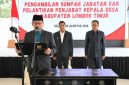 Wakil Bupati Lombok Timur, Moh. Edwin Hadiwijaya, melantik dan mengambil sumpah 61 Penjabat (Pj) Kepala Desa di Pendopo Bupati, Selasa 18 Agustus 2026. [Foto: Lombokini.com].