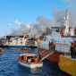 Tim SAR Evakuasi Seluruh Penumpang dari KMP Putri Yasmin Terbakar di Selat Lombok, Rabu 12 Agustus 2026. (Foto: Lombokini.com/Tim SAR Gabungan).