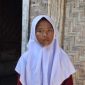 Ziadatun Nisa (14) mengais upah Rp 3.000 dari mencuci pakaian dan piring tetangga untuk membeli perlengkapan sekolah serta menyambung hidup sehari-hari. (Foto: Lombokini.com/Istimewa)