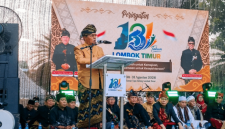 Bupati Lombok Timur, H. Haerul Warisin, membacakan sambutan pada acara puncak peringatan Hari Jadi Lombok Timur, Senin, 31 Agustus 2026 di Lapangan Tugu Selong. (Foto: Lombokini.com)
