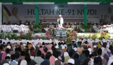 Puluhan ribu jamaah mengikuti puncak Hultah NWDI ke-91 dan Haul ke-29 Al-Maghfurlah Maulana Syaikh TGKH. Muhammad Zainuddin Abdul Madjid dengan memadati GOR dan Lapangan Utama YPH PPD NWDI Pancor, Lombok Timur, NTB, Ahad (13/9/2026). (Foto: Lombokini.com)