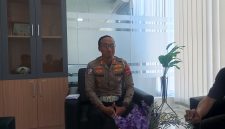 Kasat Satlantas saat ditemui awak media di kantornya (doc. lombokini.com)