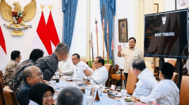 Presiden Prabowo Subianto memimpin rapat terbatas di Istana Merdeka, Jakarta, Rabu 23 September 2026. (Foto: Lombokini.com/Tamrin).