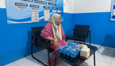 Nirmala Rahayu Luk Santi, anggota DPRD Lombok Timur dari PDI Perjuangan, berada di SPPG Selaparang Monjok Timur 3 Mataram, Sabtu (19/9/2026). (Foto: Lombokini.com)
