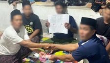 Sekdes Ekas Buana berdamai dengan keluarga ES usai skandal hubungan terlarang. Pj Kades Ekas Buana membantah mengarahkan isi perdamaian. (Foto: Lombokini.com)
