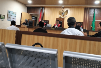 Ketua Majelis Hakim PN Selong perintahkan JPU hadirkan ahli Dewan Pers di sidang wartawan Mugni Ilma dan beri tenggat tujuh hari, Senin 31 Agustus 2026. (Foto: Lombokini.com)