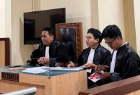 Penanggung Jawab Posbakum Sorenggana Law Firm Herman Sorenggana, S.H., M.H. (kanan) bersama Tim Sorenggana Law Firm. (Foto: Lombokini.com/Istimewa)