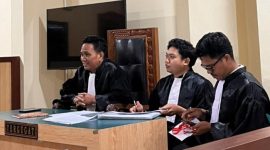 Penanggung Jawab Posbakum Sorenggana Law Firm Herman Sorenggana, S.H., M.H. (kanan) bersama Tim Sorenggana Law Firm. (Foto: Lombokini.com/Istimewa)