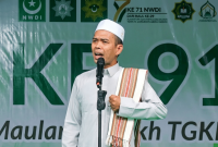 Ustaz Abdul Somad (UAS) memaparkan tujuh pelajaran dari Maulana Syekh TGKH Muhammad Zainuddin Abdul Madjid pada Hultah ke-91 NWDI di Pancor, Lombok Timur, Ahad (13/9/2026). (Foto: Lombokini.com).