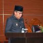Wakil Bupati Lombok Timur H. Moh Edwin Hadiwijaya memaparkan dua raperda dalam Rapat Paripurna II Masa Sidang I DPRD Lombok Timur, Jumat (25/9/2026). Kedua raperda itu ialah Raperda Perubahan APBD Tahun 2026 dan Raperda Pelaksanaan Sub Kegiatan Tahun Jamak Pekerjaan Rehabilitasi Masjid Agung Al-Mujahiddin Selong. (Foto: Lombokini.com)