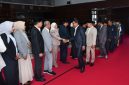 Bupati Lombok Timur Haerul Warisin menyalami pimpinan dan anggota DPRD, TAPD, serta Badan Anggaran (Banggar) usai Rapat Paripurna II Masa Sidang I Rapat IV Tahun Persidangan 2026/2027 DPRD Lombok Timur, Rabu (30/9/2026).