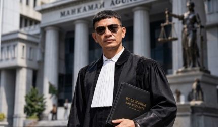 Bung Syam menilai kasus dugaan pemerasan dan TPPU mantan Jampidsus Febrie Adriansyah menguji kredibilitas Kejaksaan Agung. Ia menegaskan jabatan tinggi bukan kebal hukum dan penuntutan harus cermat, terbuka, serta menjunjung praduga tidak bersalah.