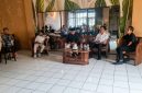Fokus Lotim menggelar diskusi publik di Seco Cafe, Rabu (14/10/2026), untuk mempertanyakan rencana renovasi Masjid Agung Selong senilai Rp 50 miliar. (Foto: Lombokini.com)