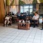 Fokus Lotim menggelar diskusi publik di Seco PTC Pancor, Rabu (14/10/2026), untuk mempertanyakan rencana renovasi Masjid Agung Selong senilai Rp 50 miliar. (Foto: Lombokini.com)