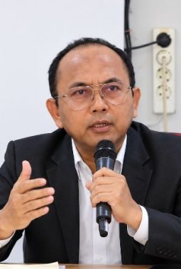 Dekan FH Unram Tegaskan Komisaris BUMD Tak Boleh Berstatus Fungsionaris Partai