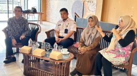 LRC memperkuat kapasitas 20 sekdes di Lombok Timur dalam mitigasi dan adaptasi perubahan iklim di Seco Cafe, PTC Pancor, Selasa (20/10/2026). (Foto: Lombokini.com)