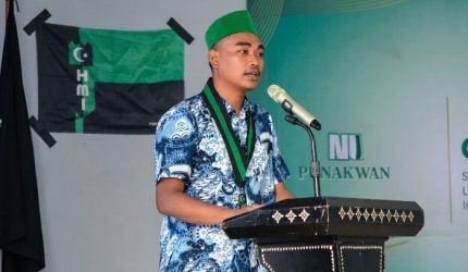 HMI MPO Badko Bali-Nusa Tenggara mengkritik Gubernur NTB Lalu Muhamad Iqbal soal kunjungan ke Turki dan dua kali penundaan paripurna APBD 2027.